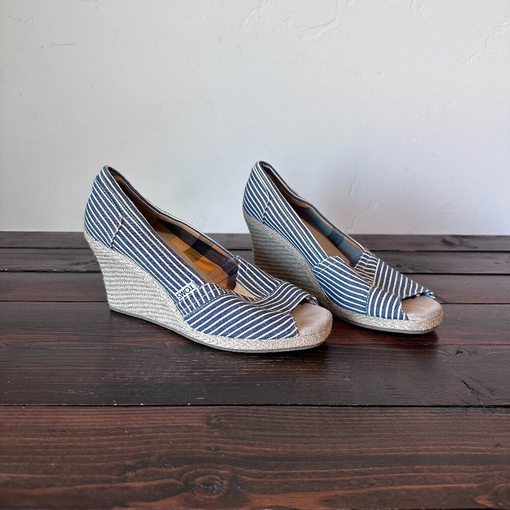 Toms Wedges Size 8